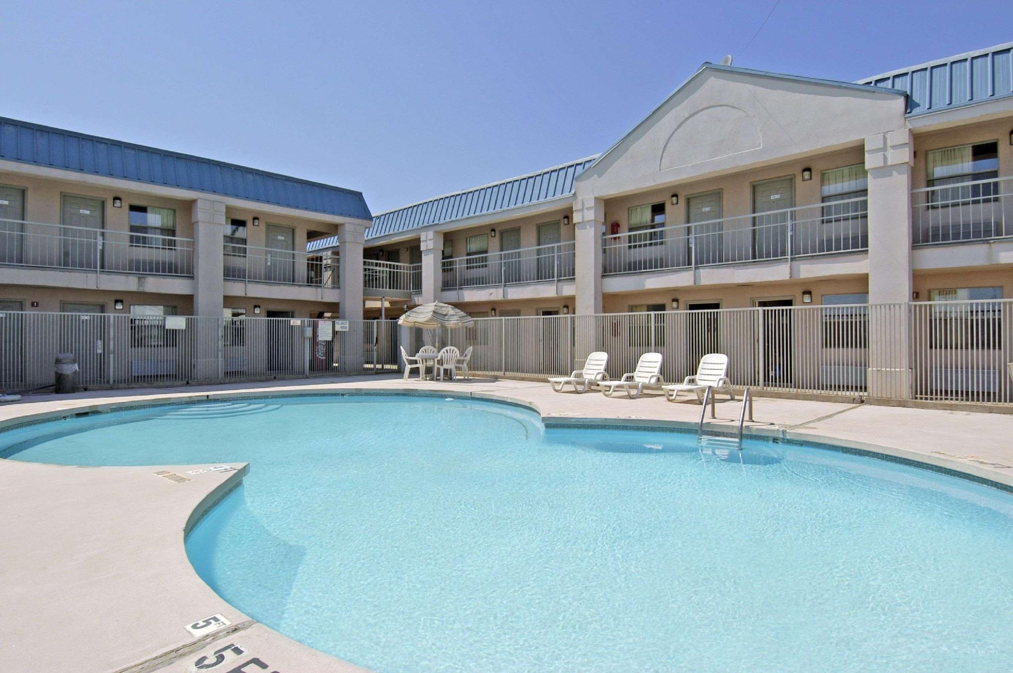 Super 8 By Wyndham 2*